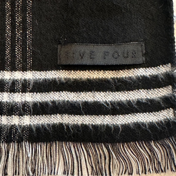Men's Black & White Striped Scarf - Picture 2 of 5